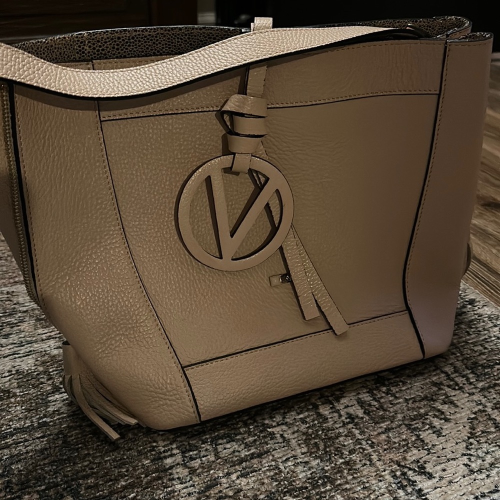 Valentino NWOT pebbled creamy leather bag